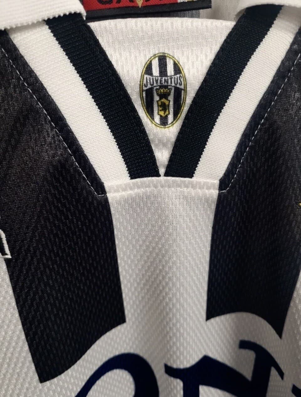Juventus 1995 Home Shirt — Long Sleeve Retro No.10