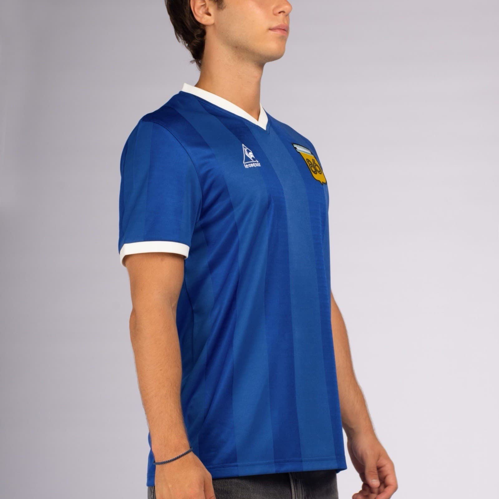 Argentina 1986 away shirt, three-quarter side view